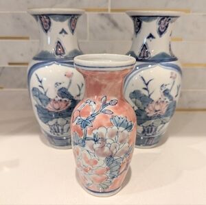 Vintage set of 3 Chinoiserie vases